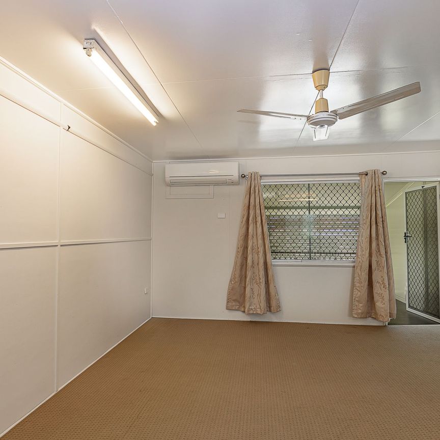 2/10 Windsor Street, Hermit Park - Photo 1