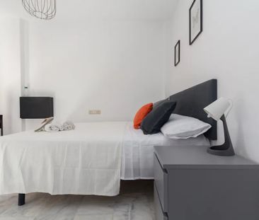 Calle Martínez de la Rosa, Málaga, Andalusia 29010 - Photo 2