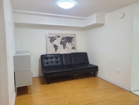 For Lease - 260 Taylor Mills N Drive, Richmond Hill, Ontario - Photo 2