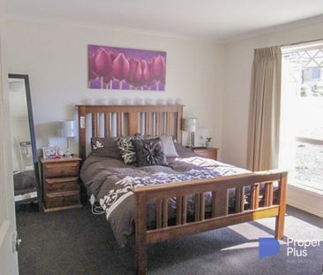 "Open plan, family living" - Photo 1
