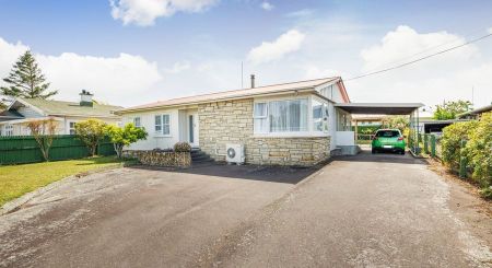 Marton - 3 Bedrooms - Photo 3