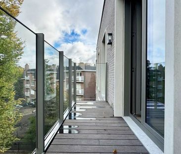 Appartement te huur in Ukkel voor € 1.450 met 1 slaapkamer - Photo 1