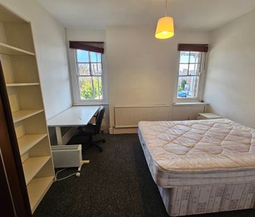 9 Bed Student Accommodation - Photo 3