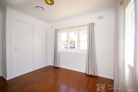 BEAUTIFULLY RENOVATED HOME IN THE HEART OF GULGONG - Photo 2