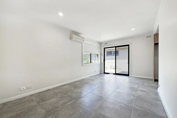 Sought-After Bowen Street Location - Photo 1