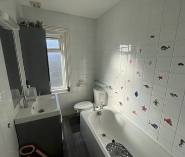 South Terrace, HASTINGS - Photo 5