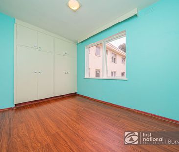 Prime Box Hill Location - Light-Filled Apartment - Photo 3