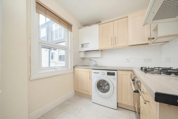 Arlington Road, W13, London - Photo 1