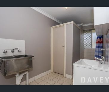 2 BEDROOM FIRST LEVEL UNIT IN CONVENIENT LOCATION - Photo 4