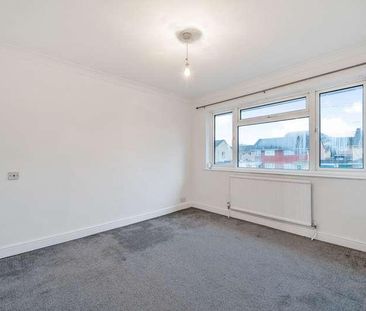 Avon Close, Addlestone, Surrey, KT15 - Photo 5