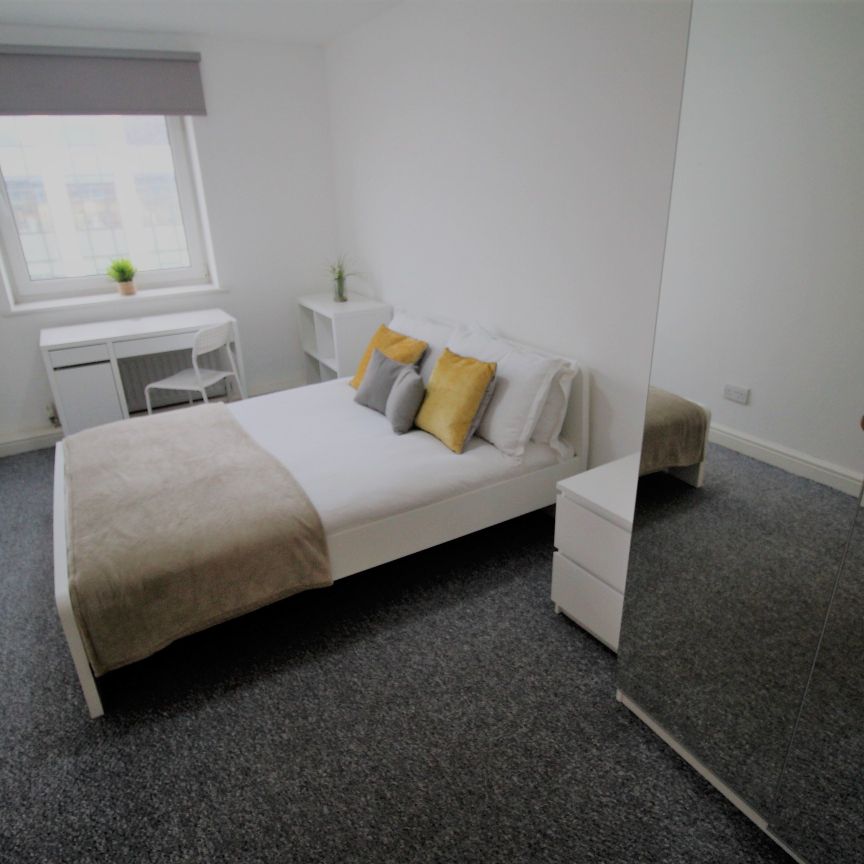 Flat 74, Samara Plaza, LS2 9DU, Leeds - Photo 1
