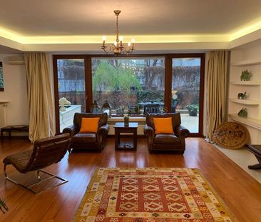 Large Executive Two Bedroom Apartment with Garden - Piata Victoria - Photo 1