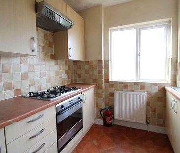 Strafford Gate, Potters, EN6 - Photo 5