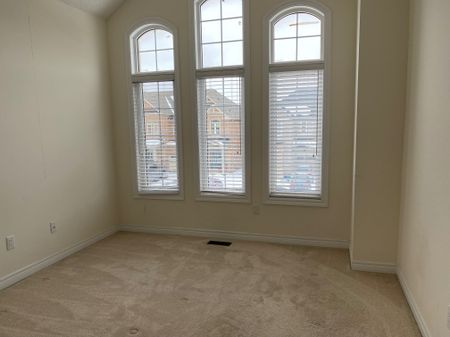 For Lease - 19 Hancock Street, Aurora, Ontario - Photo 5