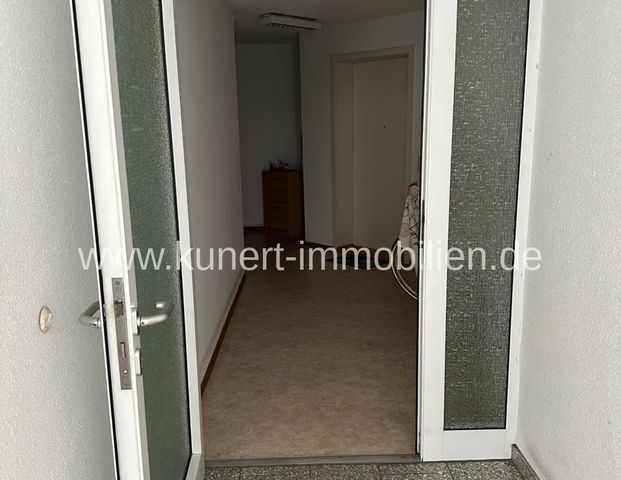 2-Zimmer-Maisonette-Dachgeschoßwohnung mit Einbauküche im halleschen Medizinervi ... - Photo 1