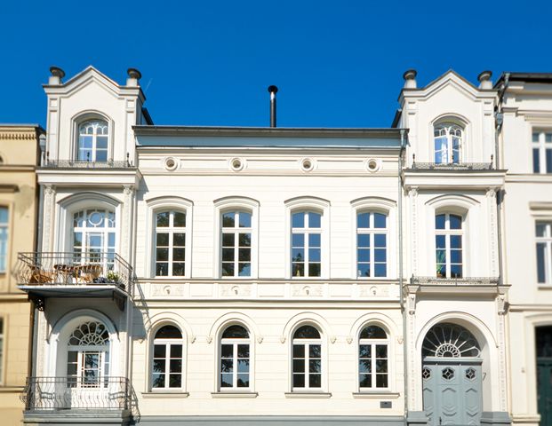 Traumhafte Wohnung mit Balkon u. EBK in Bestlage am Pfaffenteich! - Photo 1