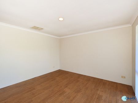 LARGE FAMILY HOME 5 MINUTES FROM THE BEACH! - Photo 5