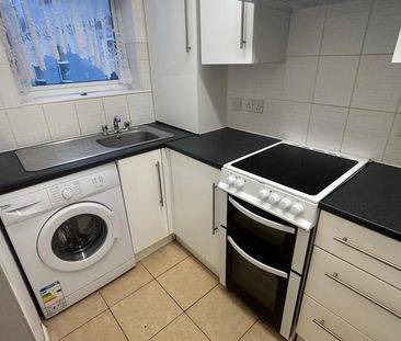 2 bedroom end of terrace house to rent - Photo 5