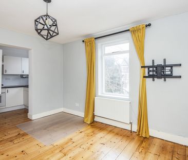 Flat to rent - Mowbray Road, London, SE19 - Photo 1