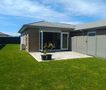 Meech Way, Frimley - Photo 3