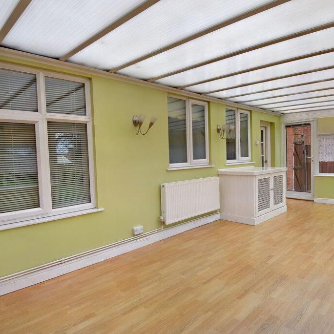 2 bedroom bungalow to rent - Photo 1