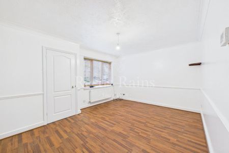 3 bedroom detached house to rent - Photo 3