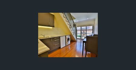 Fully furnished one bedroom apartment set in a federation setting. - Photo 4