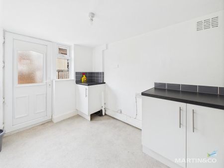 3 bedroom terraced house to rent - Photo 2