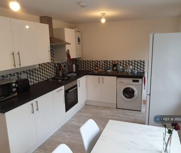 1 bedroom in a house share to rent - Photo 4
