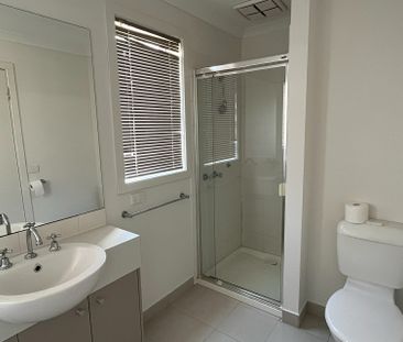 MODERN ELEGANCE MEETS CONVENIENCE - Photo 6