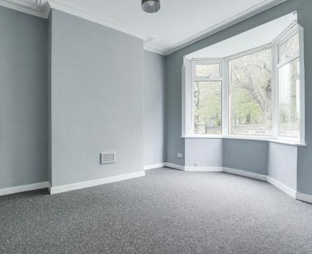 3 Bed Terraced House, St. Stephens Road, NG2 - Photo 2