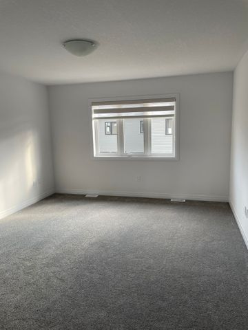 For Lease - 937 Douro Street, Stratford, Ontario - Photo 2