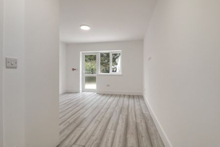 Room 2 - Northumberland Road, North Harrow, HA2 - Photo 2