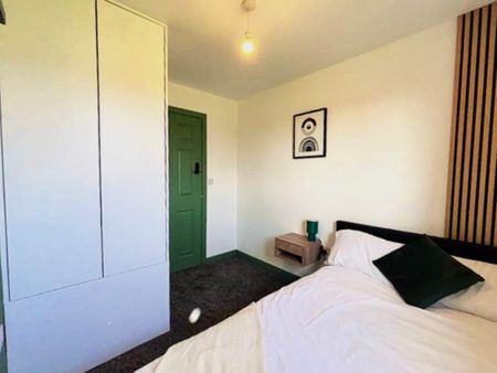 Croftside Close (Room 4), Leeds, Seacroft - Photo 5