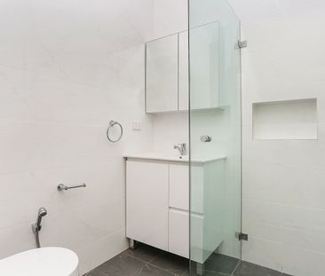 4 Thorne Avenue, Pendle Hill NSW 2145 - House For Rent | Domain - Photo 3