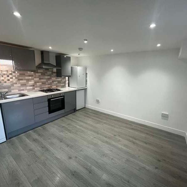 One Bedroom, First Floor, Rothesay Road &#; Luton, LU1 - Photo 1