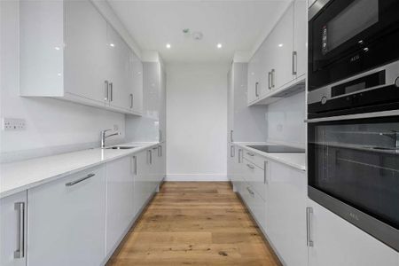 3 bedroom flat to rent - Photo 3