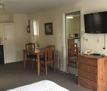 Riccarton Short term Furnished Bedsit Available - Photo 3