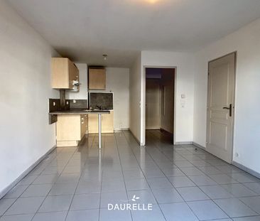 Location Appartement 2 pièces 40m² CHATEAURENARD 13160 - Photo 3