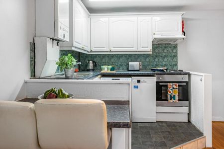 1 bedroom flat to rent - Photo 2