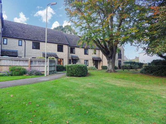 Beechgate, Witney, Oxfordshire, OX28 - Photo 1