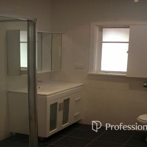 Furnished Shared Accommodation in Burwood - $190 Per week (All Bills Included!) - Photo 2