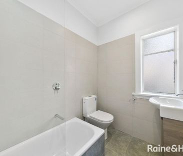 Renovated Family Home - Photo 4