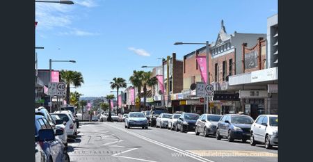 Modern Apartment With Great Views - Photo 3