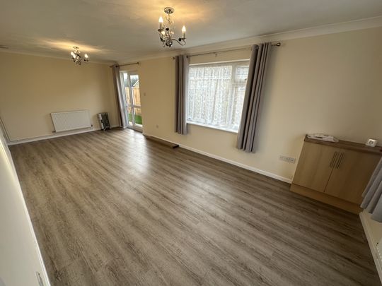 North Road, Great Yarmouth, Hemsby - Photo 1