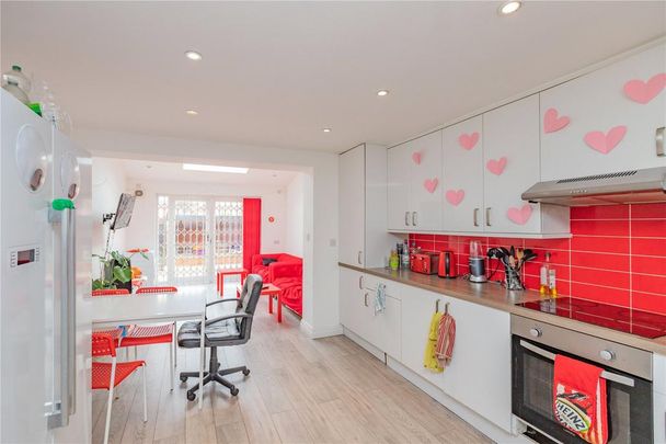 5 bedroom house to rent - Photo 1