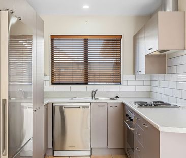 Spacious & Sunny Living in a Quiet Cul-de-Sac - Photo 5