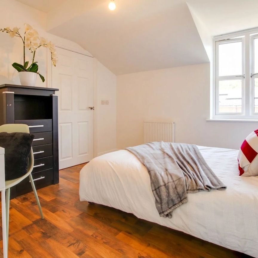 4 bed mid-terraced house to rent in Blue Fox Close, Leicester, LE3 - Photo 1