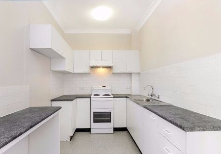 Spacious & Sunny - Outstanding Value! - Photo 2
