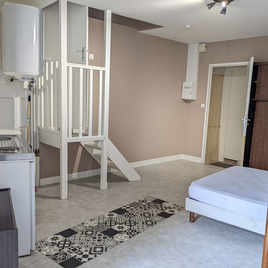Location Appartement 1 pièce 30m² ISSOUDUN 36100 - Photo 1